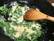 egg haricots wok